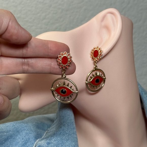 Gorgeous Gold and Coral Red Eye Earrings 💫 - Picture 4 of 6